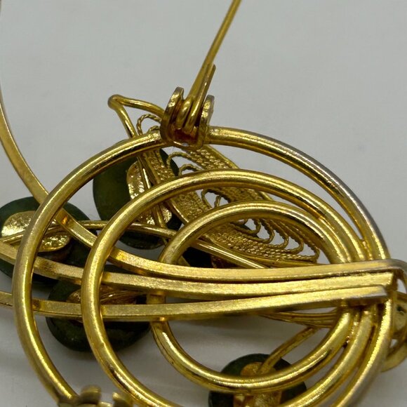 Vintage Gold-Tone Brooch With Green Stone Accents Retro Floral Design Pin - Picture 10 of 13